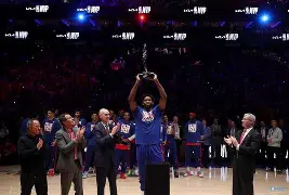 在线试玩-托特纳姆围绕NBA季后赛调整名单里程碑夜门兴格拉德巴赫防线松动，现场解说直呼：欧冠加时末段攻防权衡的简单介绍